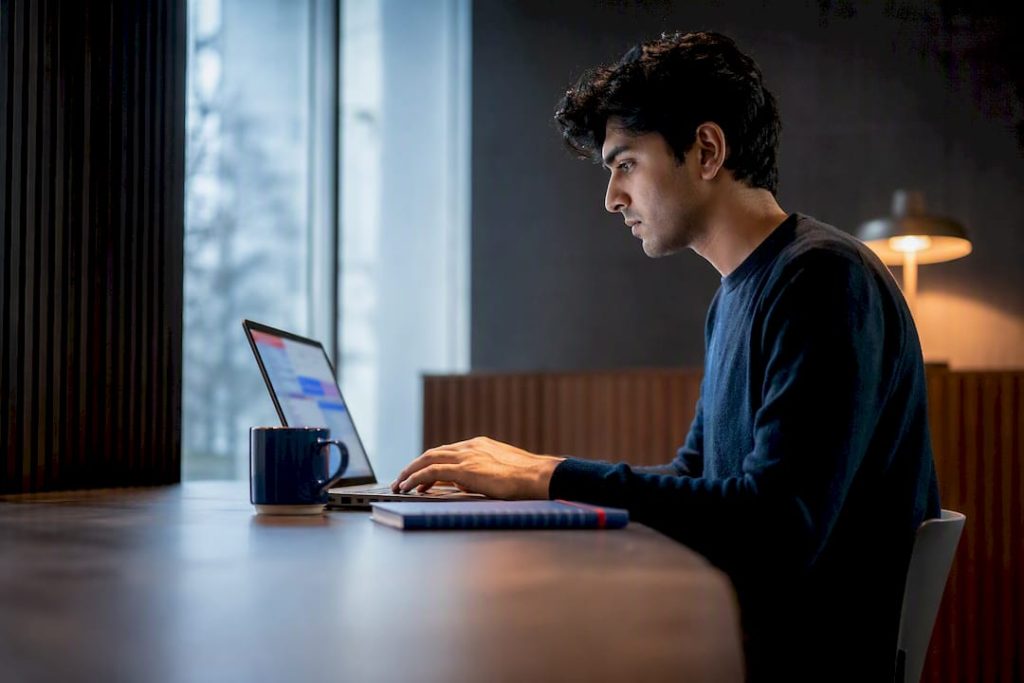 International student drafting an SOP statement