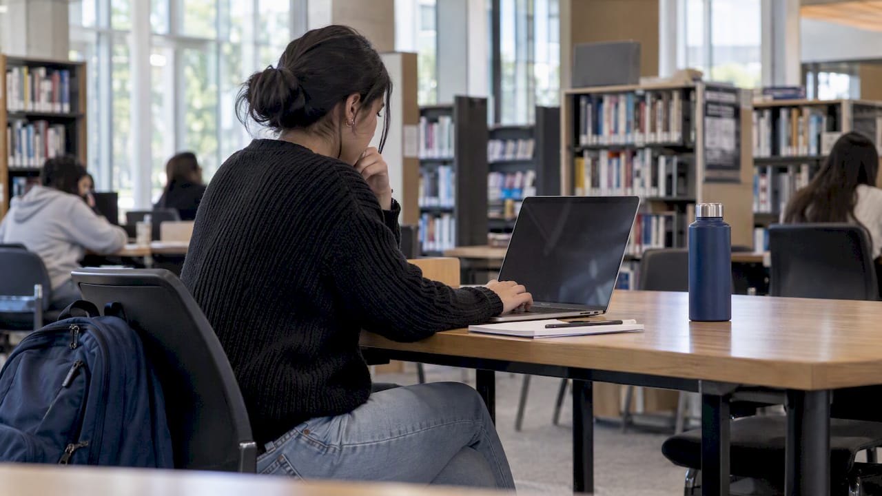 Student checking Australian university start dates